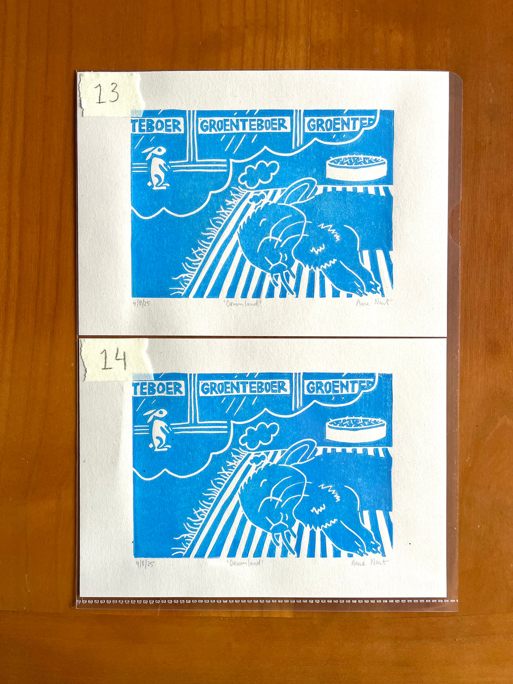 Lino print van tekening van dromend konijn door Anne Neuteboom cabaretier Anne Neut Boetiek