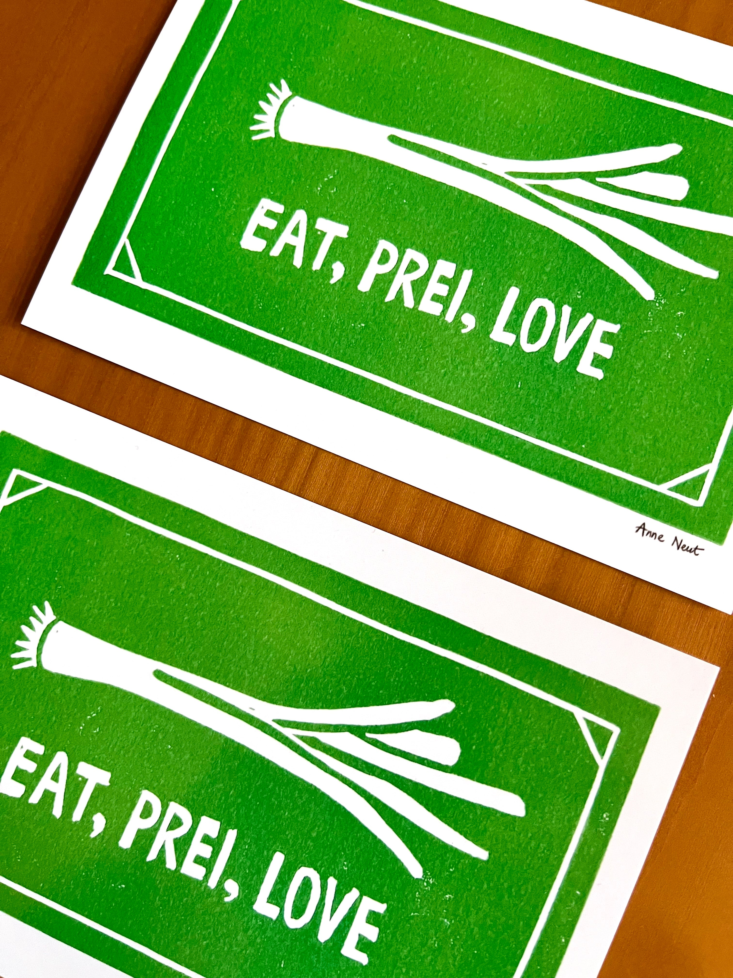 kaart met linoprint van prei door Anne Neuteboom cabaretier Anne Neut Boetiek