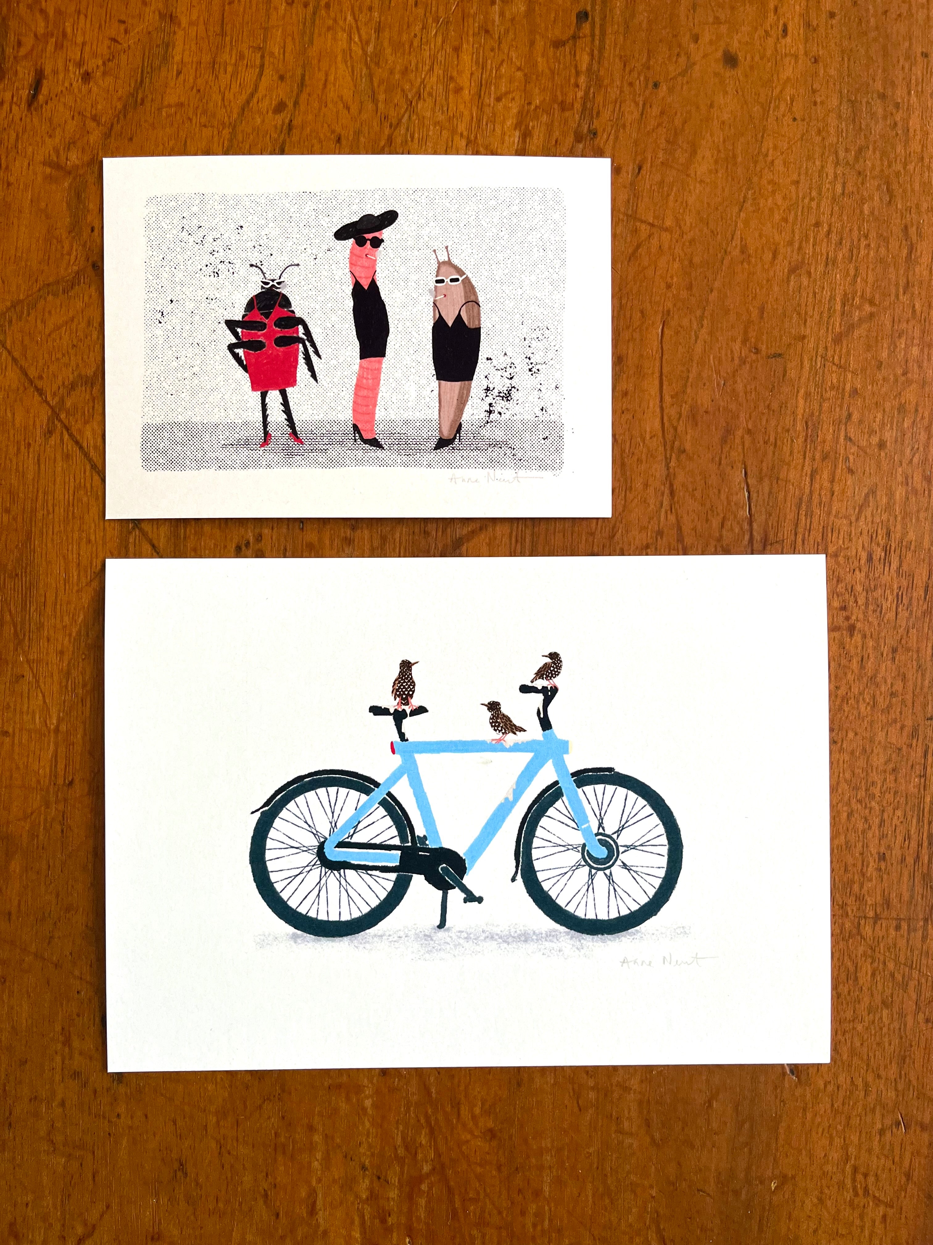 Fine art print van een tekening van een lieveheersbeestje, een worm en een slak in Fashion Week outfits. Getekend door Anne Neuteboom cabaretier Anne Neut Boetiek.
