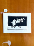 Linoprint door Anne Neuteboom cabaretier van hond die een drolletje doet Anne Neut Boetiek