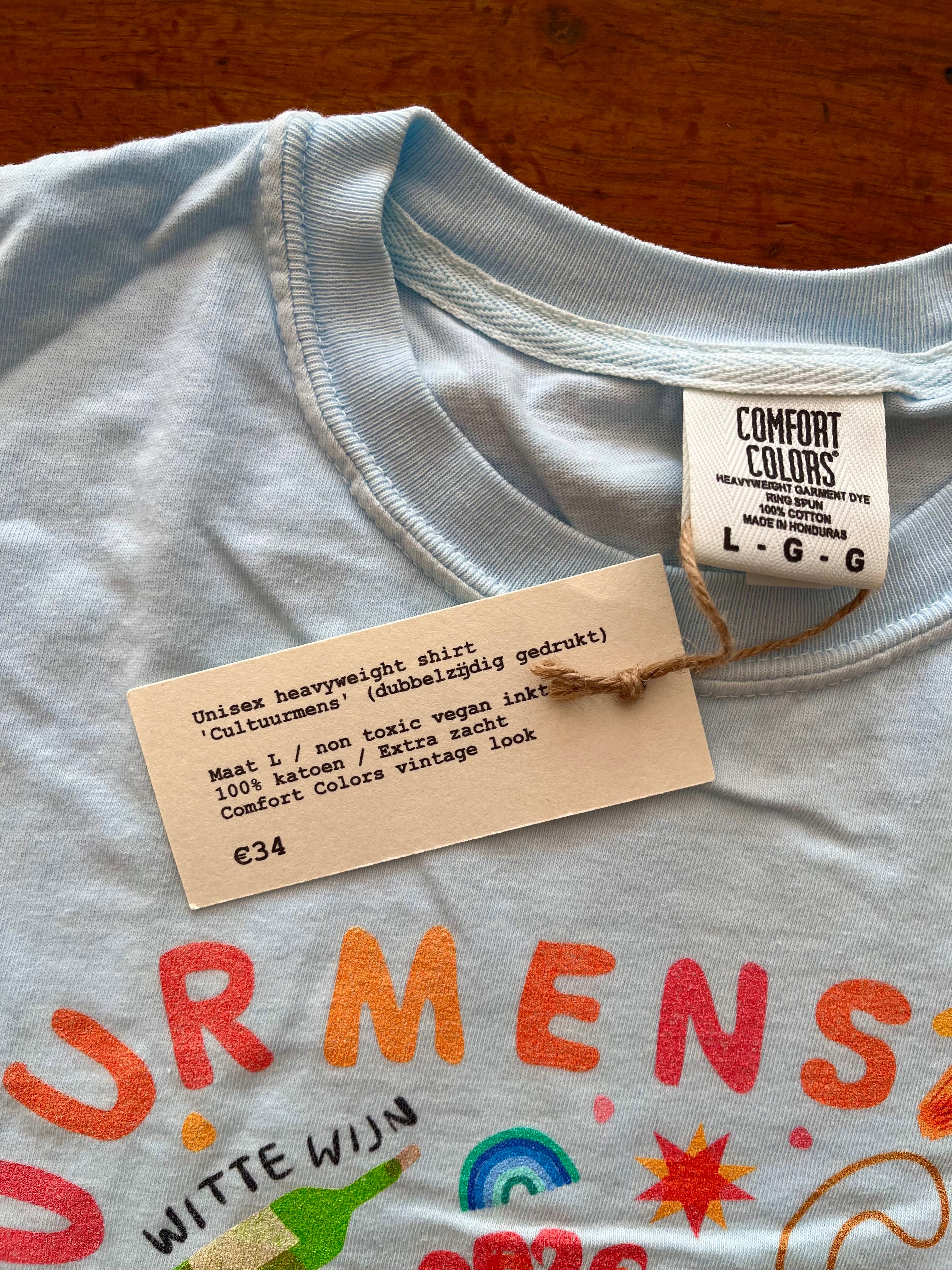 shirt met riso print van cultuurmens getekend door Anne Neuteboom in samenwerking met Klapstoelkabaret